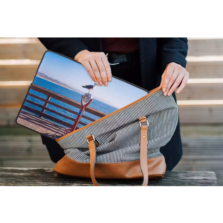 Vogel - Verrekijker - Kust - Zee - Blauw laptophoes neopreen klein -tas