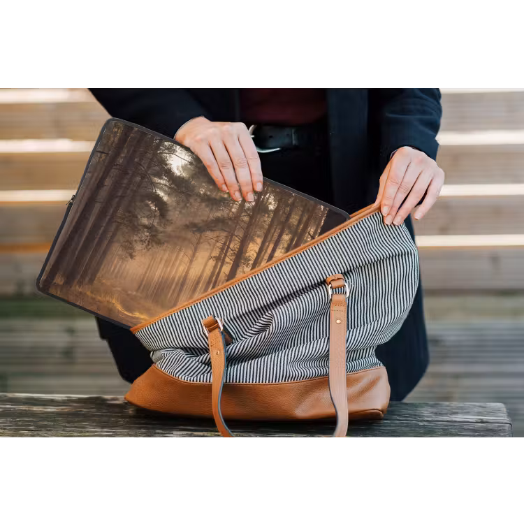 Bos - Mist - Zonlicht laptophoes neopreen klein -tas