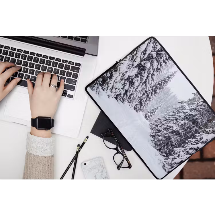 Bos - Winter - Sneeuw - Pad - Natuur laptophoes neopreen klein -bureau
