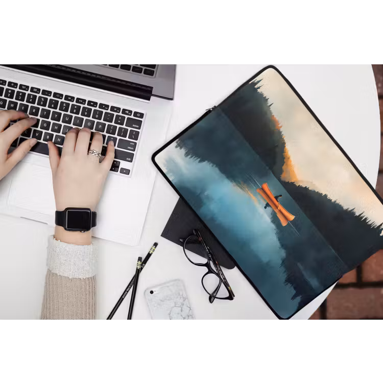 Bossen - Meer - Kano - Oranje laptophoes neopreen klein -bureau