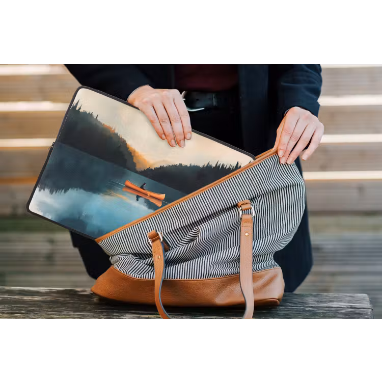 Bossen - Meer - Kano - Oranje laptophoes neopreen klein -tas