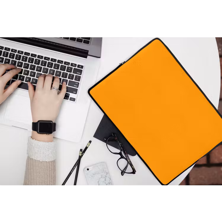 Warm - Ochre - Oranje laptophoes neopreen klein 279 -bureau