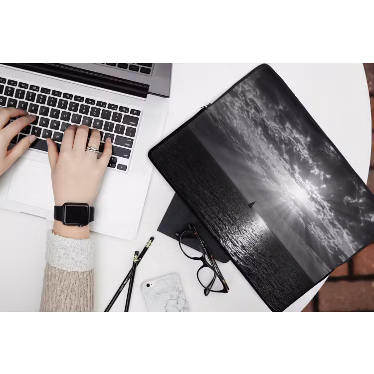 Water - Boot - Lucht - Natuur - Zwart-wit laptophoes neopreen klein -bureau