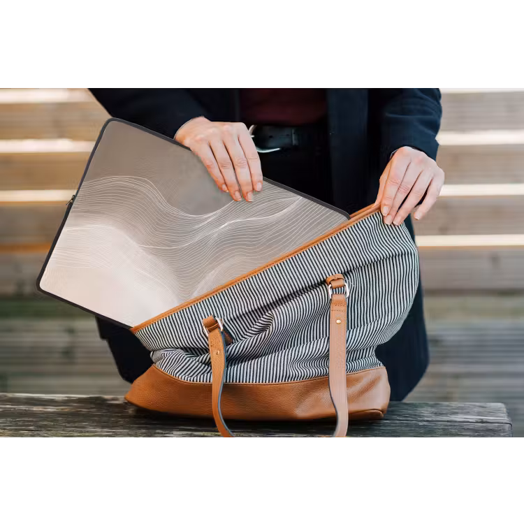 Golvende lijnen - Luchtstromen - Harmonieus laptophoes neopreen klein -tas