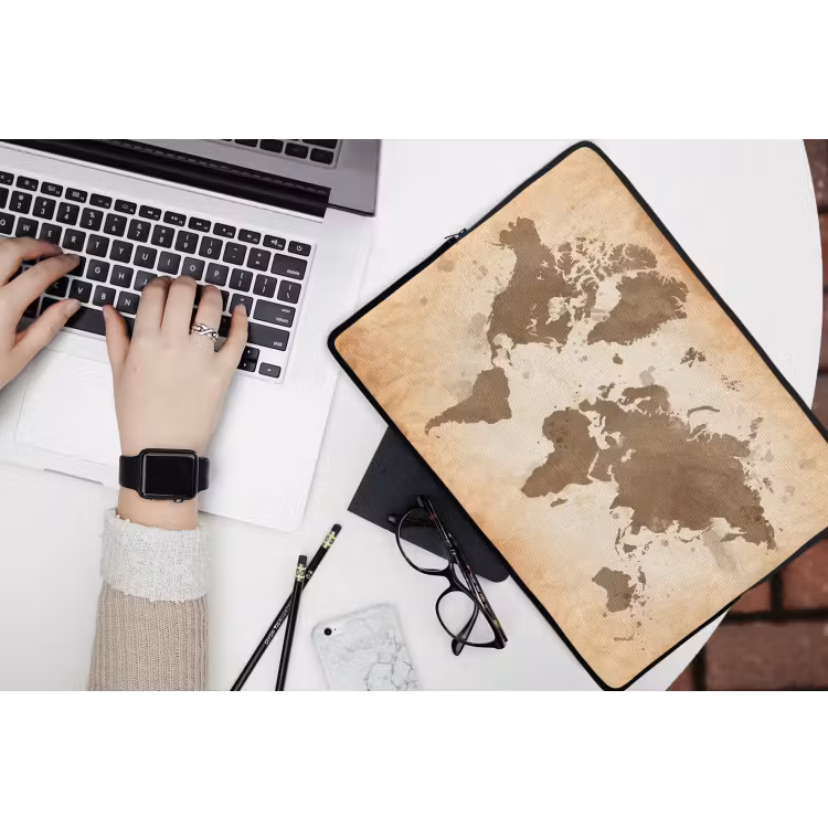 Wereldkaart - Beige - Bruin laptophoes neopreen klein -bureau