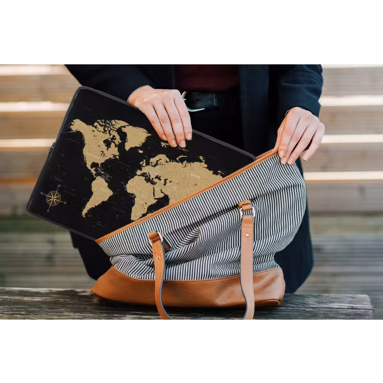 Wereldkaart - Beige - Zwart laptophoes neopreen klein -tas