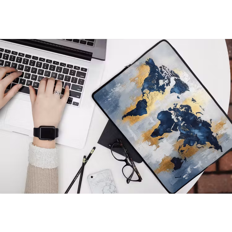 Wereldkaart - Blauw - Abstract laptophoes neopreen klein -bureau