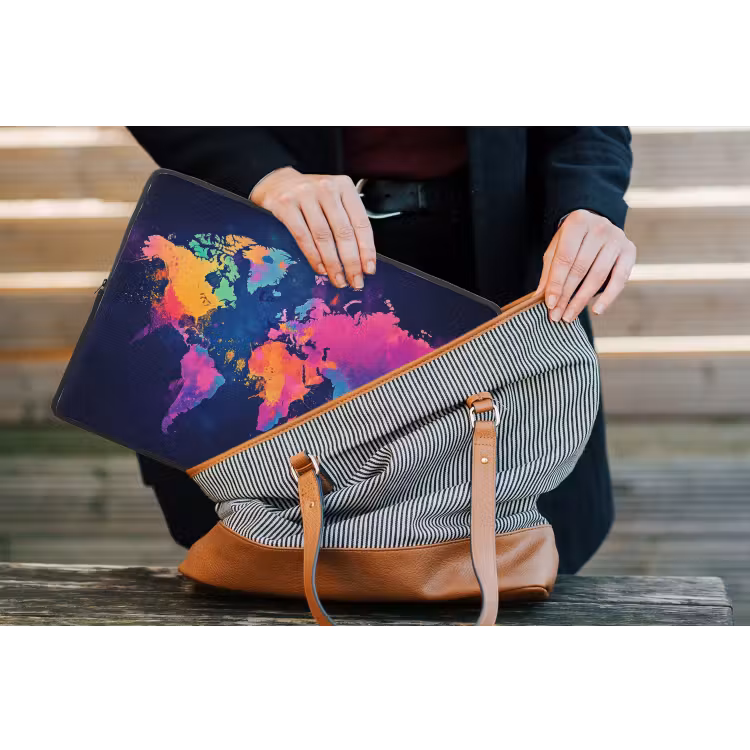 Wereldkaart - Kleurrijk - Graffiti laptophoes neopreen klein -tas