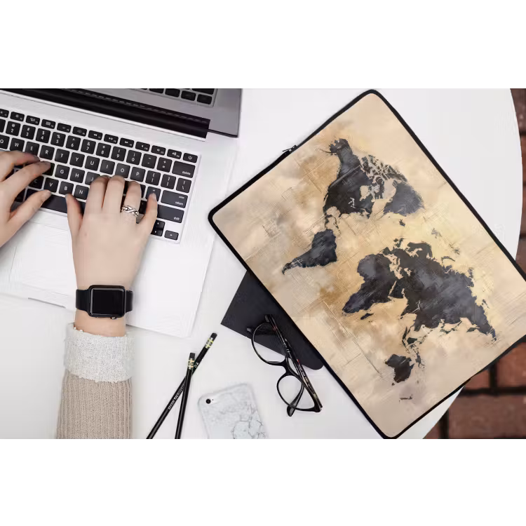 Wereldkaart - Goud - Zwart - Abstract laptophoes neopreen klein -bureau