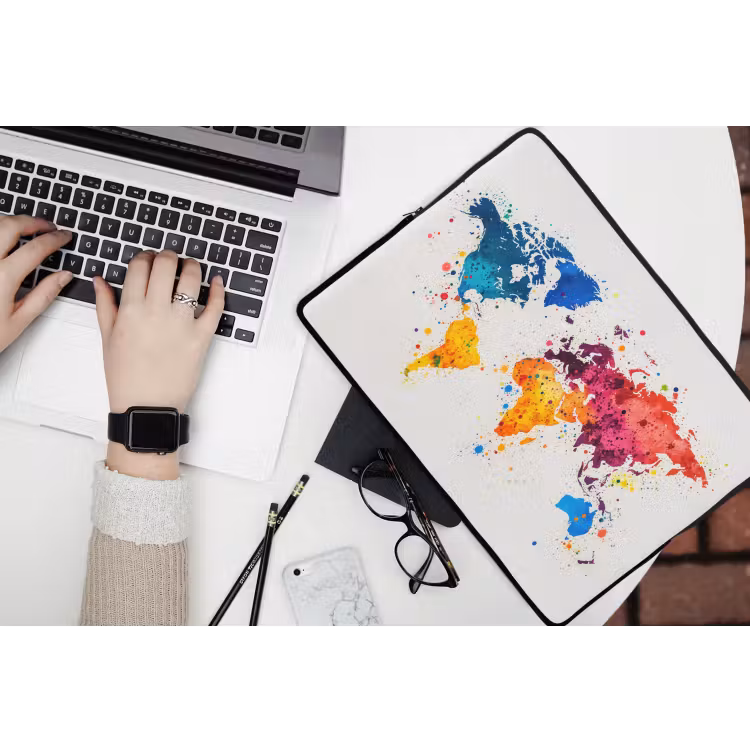 Wereldkaart - Graffiti - Kleurrijk laptophoes neopreen klein -bureau