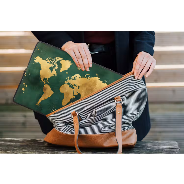 Wereldkaart - Groen - Goud laptophoes neopreen klein -tas
