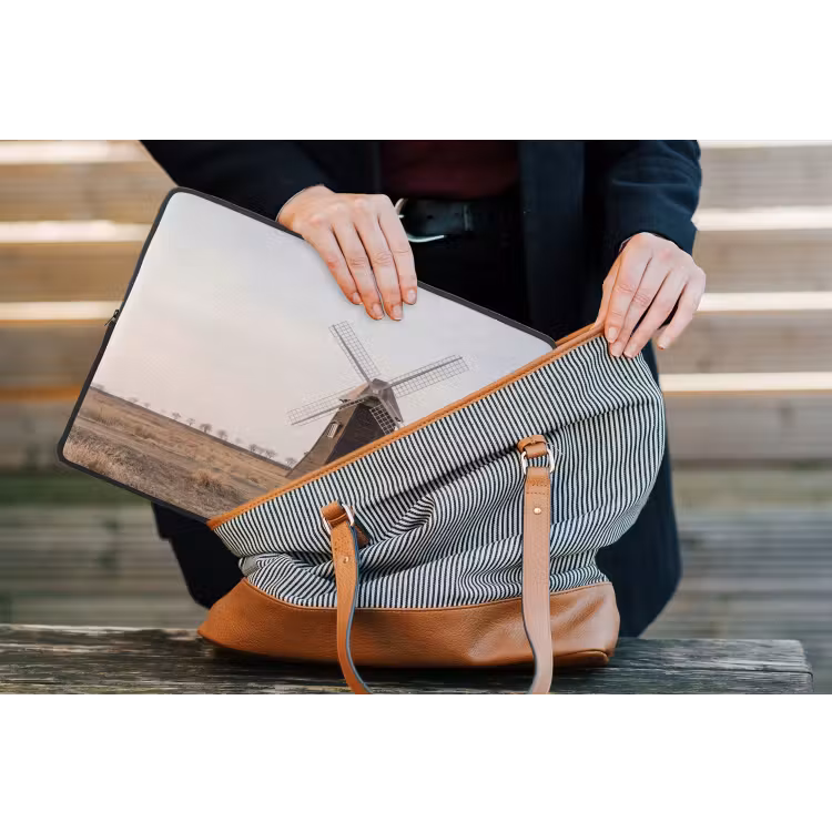 Windmolens - Landschap - Veld laptophoes neopreen klein -tas
