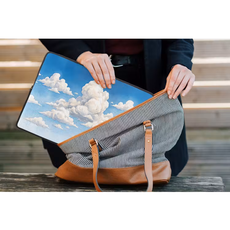 Wolken - Blauwe lucht - Natuur - Modern - Wit laptophoes neopreen klein -tas