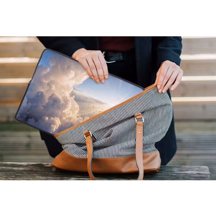 Wolken - Zonnestralen - Natuur - Wit laptophoes neopreen klein -tas