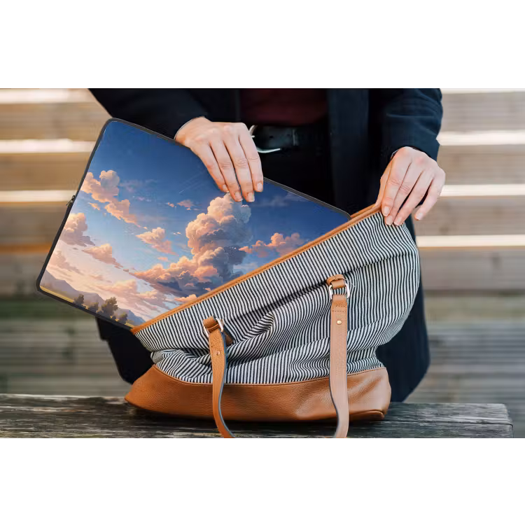 Wolken - Daghemel - Natuur - Illustratie - Oranje laptophoes neopreen klein -tas