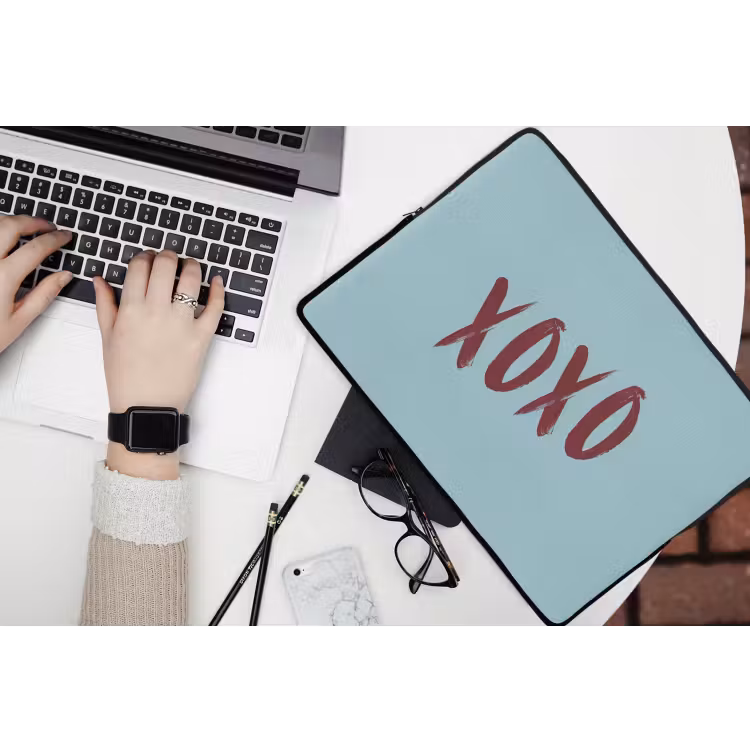 XOXO - Blauw - Rood laptophoes neopreen klein -bureau