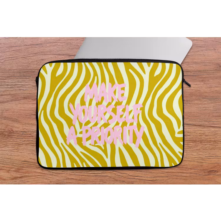 Zebraprint - Priority - Roze laptophoes neopreen klein -tafel