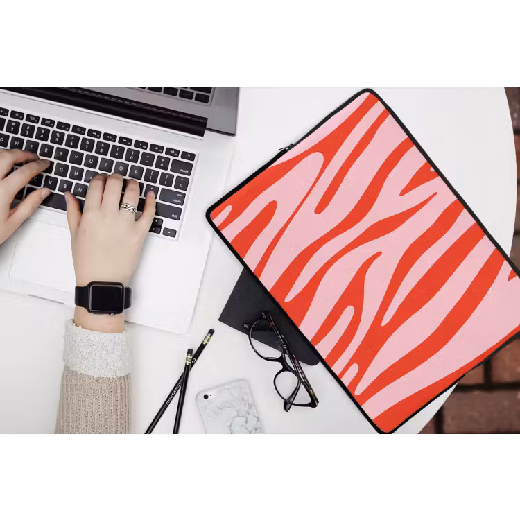 Zebraprint - Roze - Rood - Dierenprint laptophoes neopreen klein -bureau