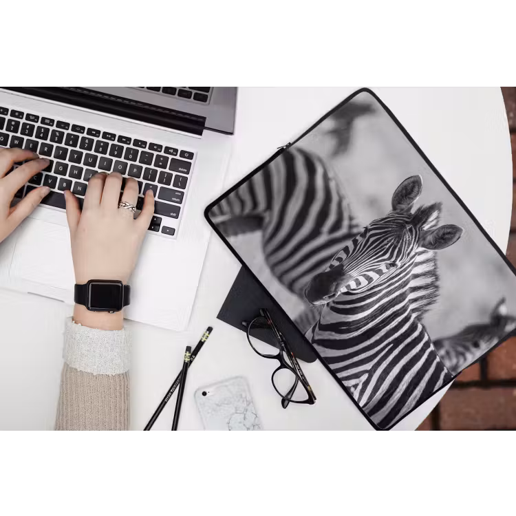 Zebra's - Zwart - Wit laptophoes neopreen klein -bureau