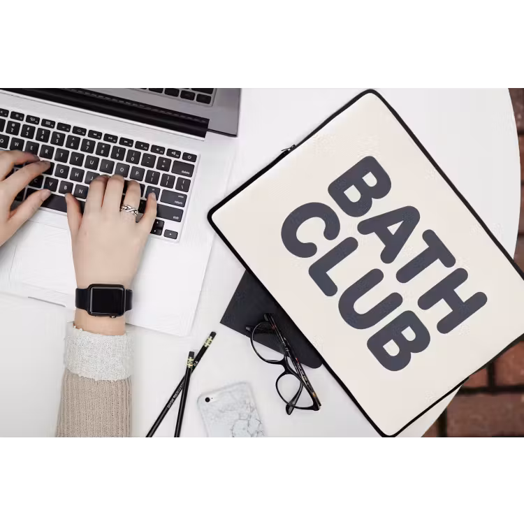 Quote - Grijs - Wit laptophoes neopreen klein -bureau