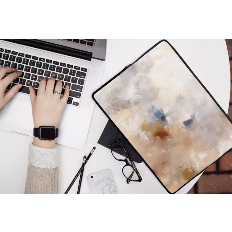 Abstract - Borstelstreken - Modern - Beige - Kunst laptophoes neopreen klein -bureau