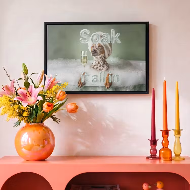 Soak it all in - Hond - Bad Canvas met baklijst klein -atmosphere_sfeer3_global