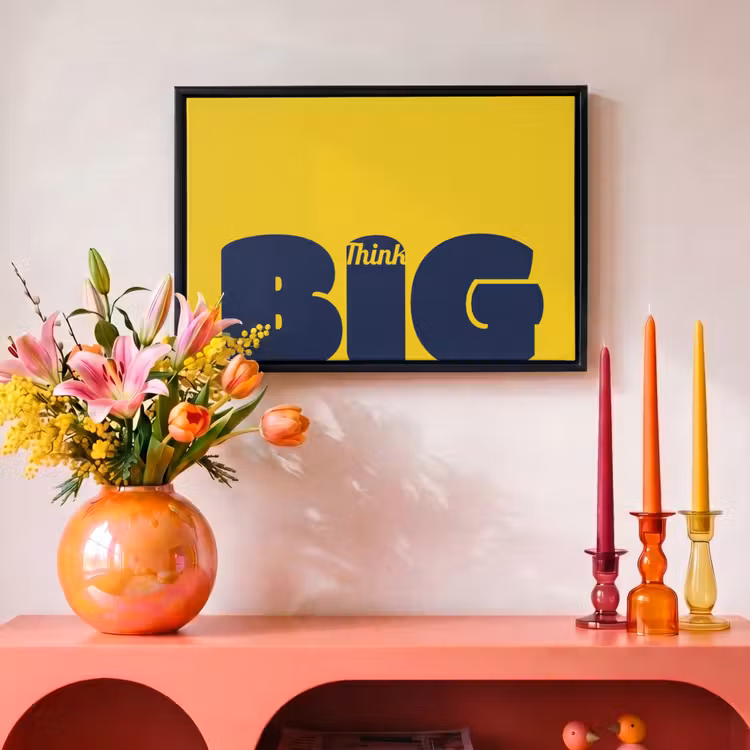 Geel - Think big - Grafisch Canvas met baklijst klein -atmosphere_sfeer3_global