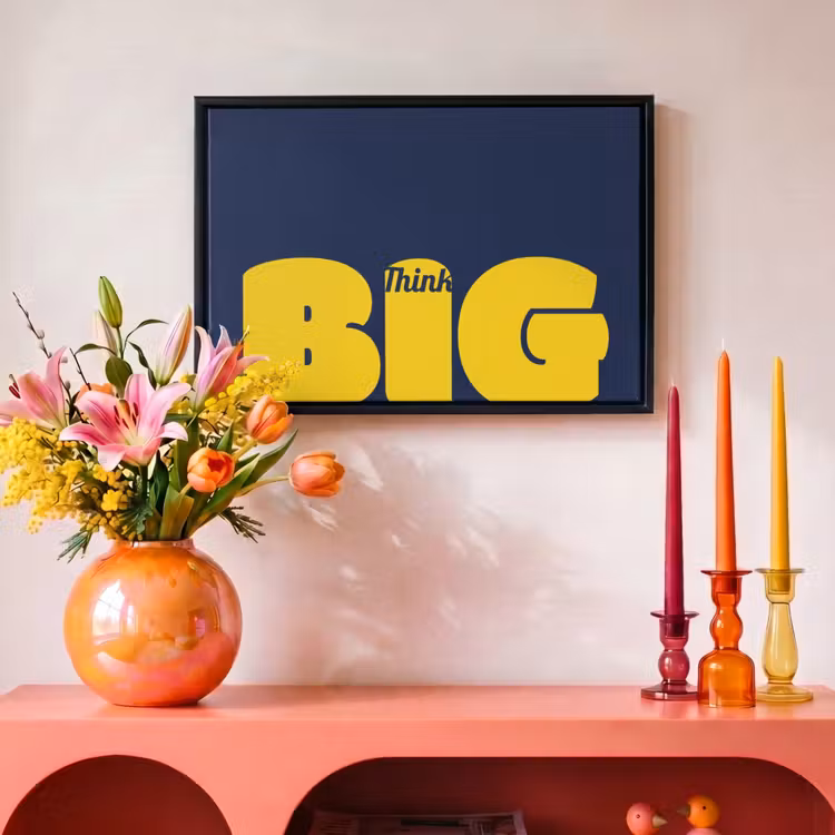 Think big - Blauw - Geel Canvas met baklijst klein -atmosphere_sfeer3_global
