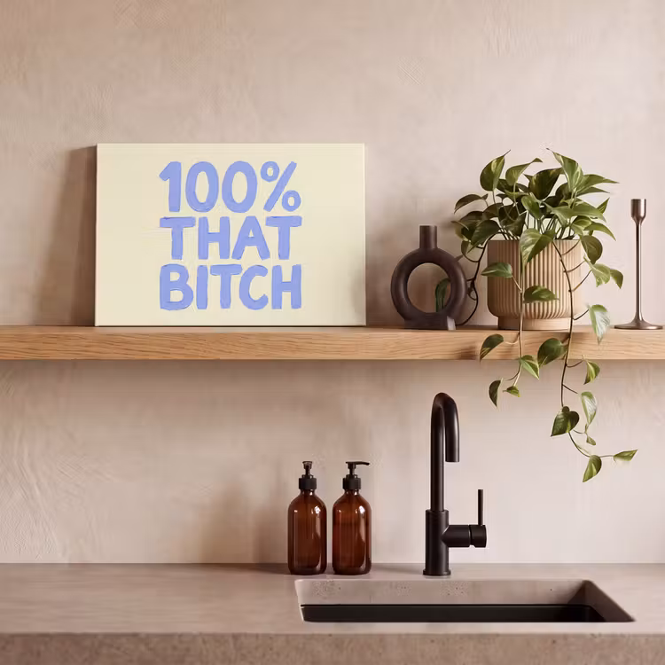 100% that bitch - Blauw - Wit canvas 2cm klein -uniquesellingpoint_afwerking-onlywow_DE