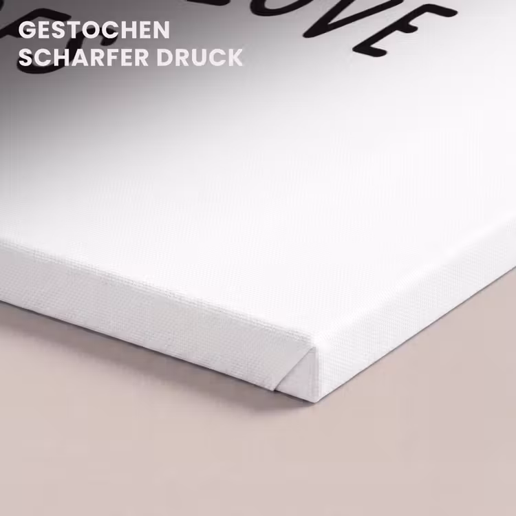 Engelse quote "DNA doesn't make a family, love does" met een hartje op een witte achtergrond canvas 2cm klein -closeup_print_DE