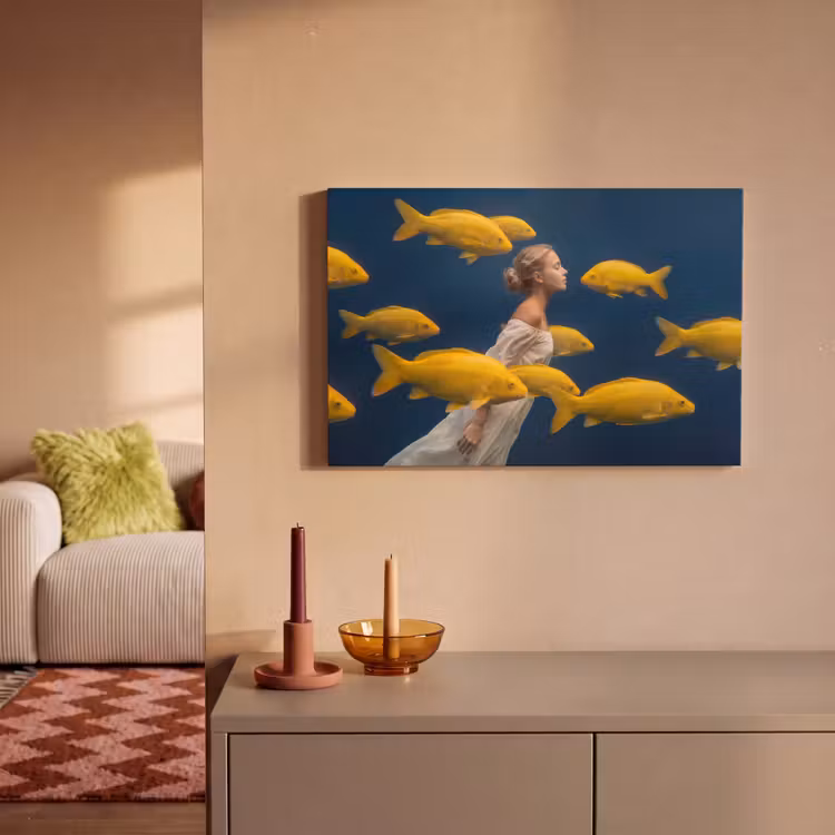 Vrouw - Vis - Water - Natuur - Geel canvas 2cm klein -sfeer1