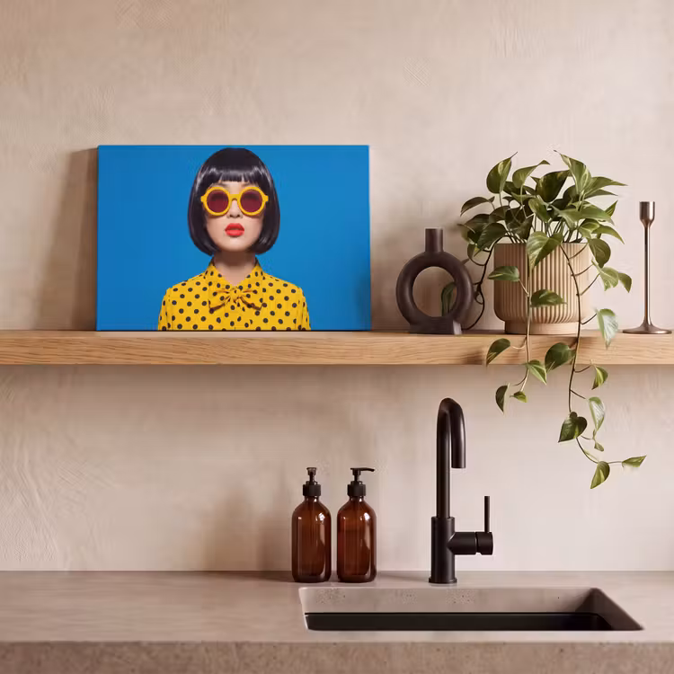Vrouw - Zonnebril - Pop Art - Portret - Geel canvas 2cm klein -sfeer3