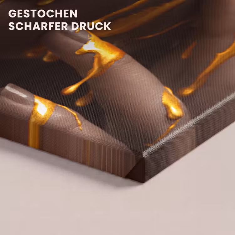 Goud - Vrouw - Verf - Lippen - Luxe canvas 2cm klein -closeup_print_DE