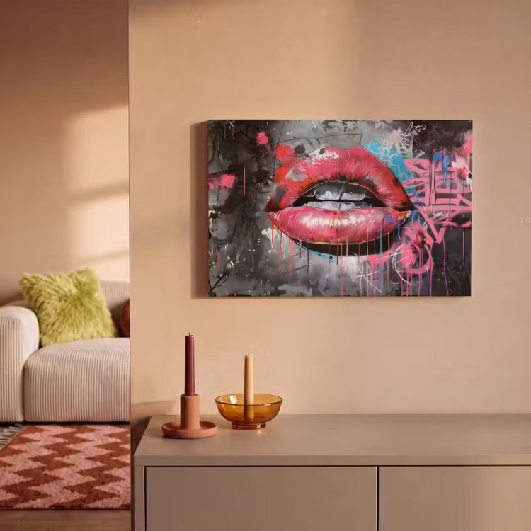 Lippen - Felroze - Graffiti - Verfstrepen canvas 2cm klein -sfeer1