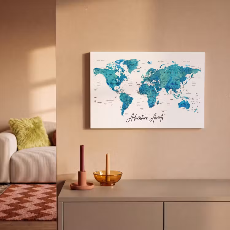 Wereldkaart - Blauw - Kleurrijk canvas 2cm klein -sfeer1