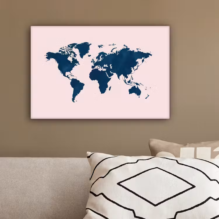 Wereldkaart - Blauw - Roze canvas 2cm klein -sfeer3