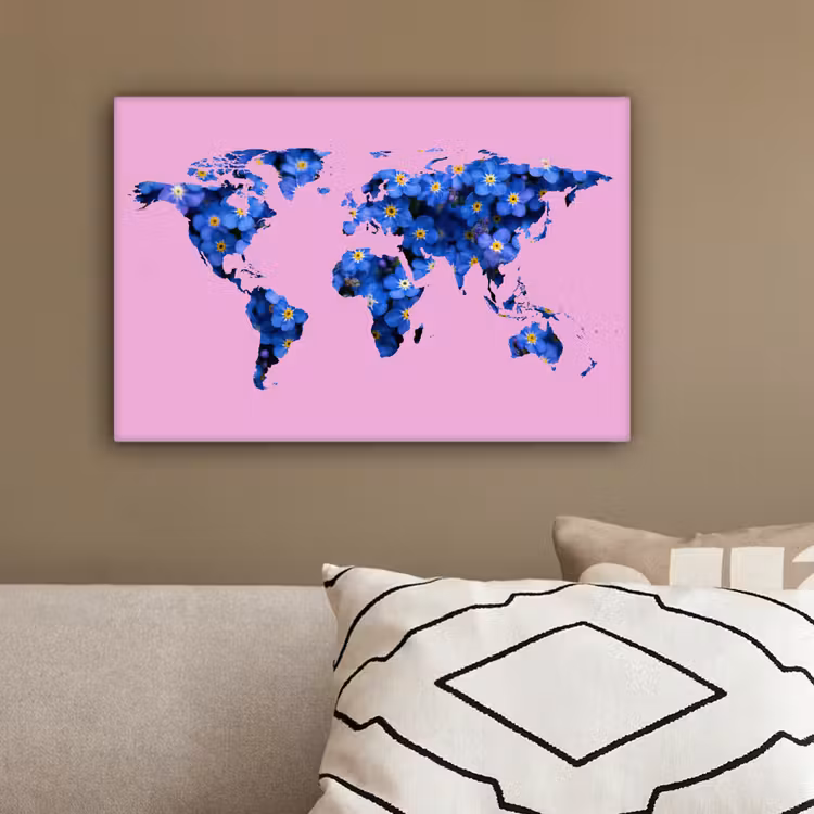 Wereldkaart - Roze - Vergeet me nietjes canvas 2cm klein -sfeer3