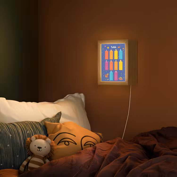 Tafels van vermenigvuldiging - Leren rekenen voor kinderen - Getallen oefenen - Ruimte Light Box met kabel (Wandlamp kind) klein -sfeer1_kind