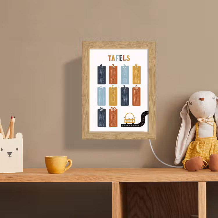 Tafels van vermenigvuldiging - Leren rekenen voor kinderen - Getallen oefenen - Cijfers - Auto Light Box met kabel (Wandlamp kind) klein -sfeer2_kind