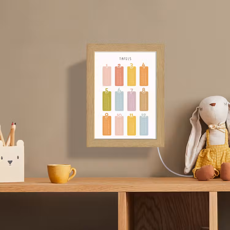 Tafels van vermenigvuldiging - Leren rekenen voor kinderen - Getallen oefenen - Cijfers - Kleuren Light Box met kabel (Wandlamp kind) klein -sfeer2_kind