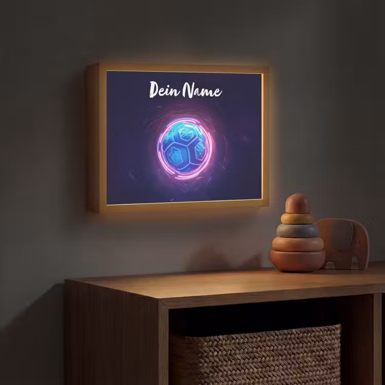 Voetbal - Sport - Blauw - Paars Light Box met batterij (Wandlamp kind) middel -sfeer5_kind