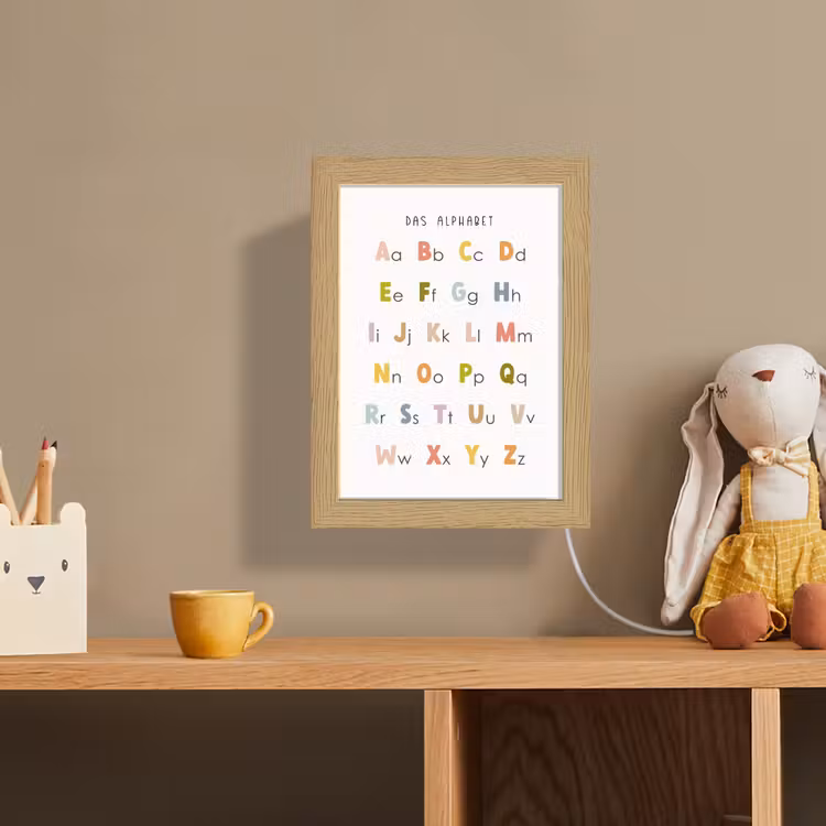 Educatief - Alfabet leren - Kleurrijk - Wit - Letters Light Box met kabel (Wandlamp kind) klein -sfeer2_kind