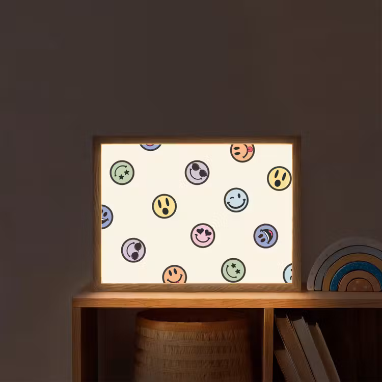 Smileys - Kleurrijk - Grappig Light Box met batterij (Wandlamp kind) middel -sfeer1_kind