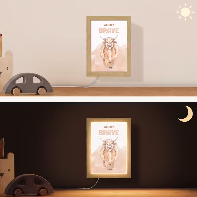 Yak - Oranje - Quote - 'You are brave' Light Box met kabel (Wandlamp kind) klein -sfeer3_kind