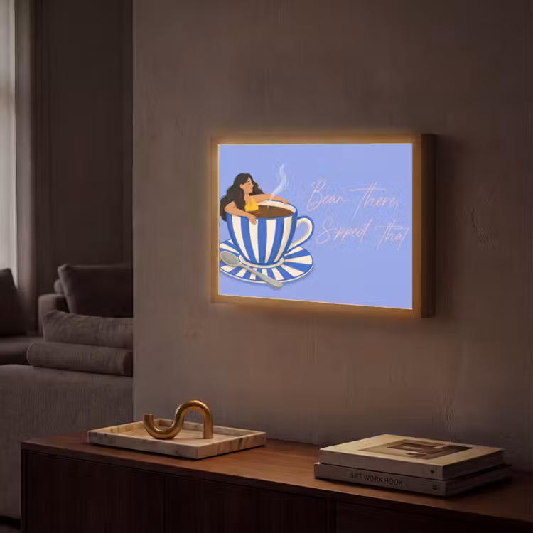 Mok - Koffie - Vrouw - Paars Light Box met batterij (Wandlamp) middel -sfeer1