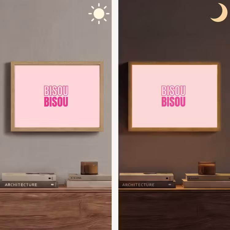 Bisou - Roze - Minimalistisch Light Box met batterij (Wandlamp) middel -sfeer3