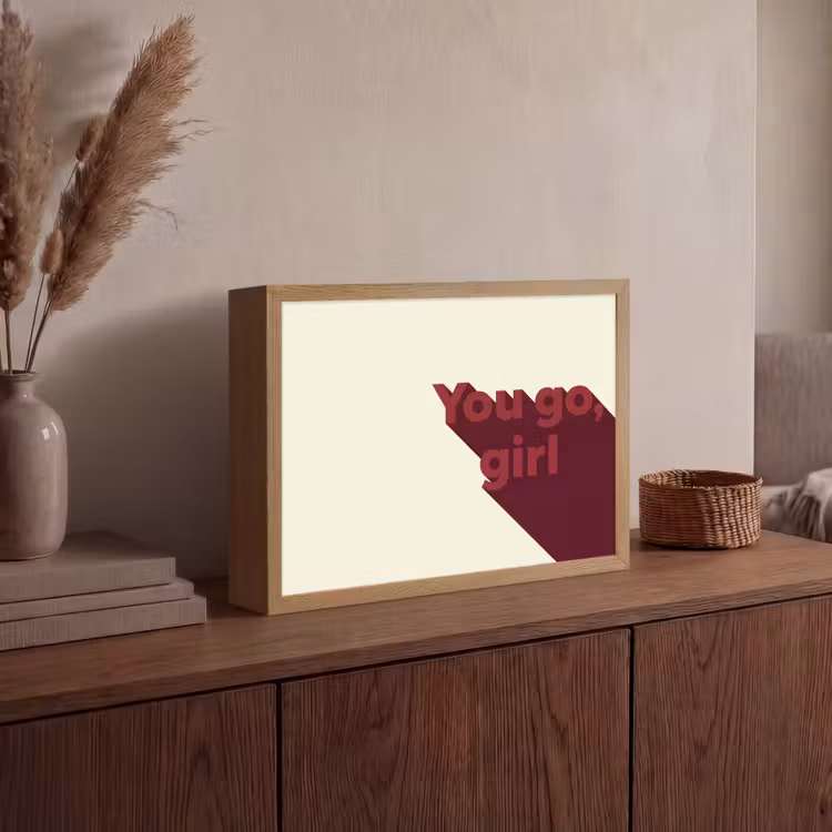 you go girl - 3D - Rood Light Box met batterij (Wandlamp) middel -sfeer2
