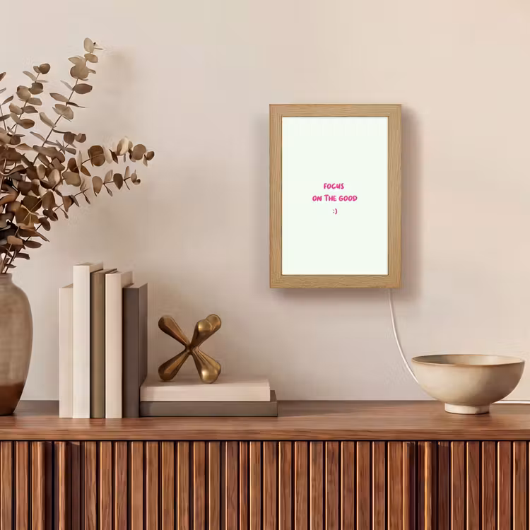 Focus - Beige - Roze - Smiley Light Box met kabel (Wandlamp) klein -sfeer2