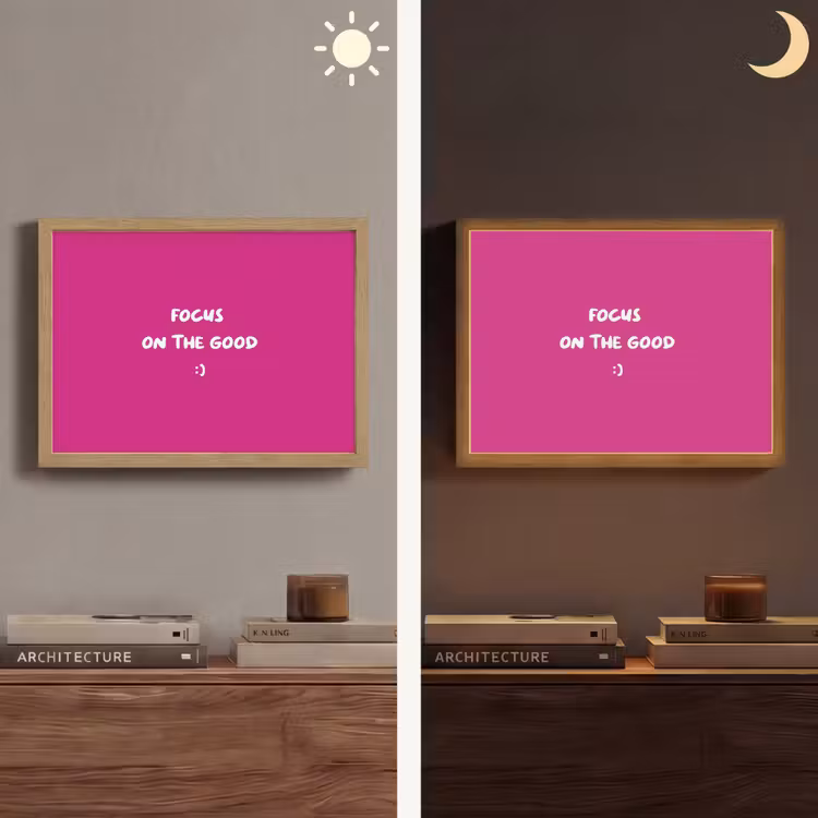 Focus - Smiley - Roze Light Box met batterij (Wandlamp) middel -sfeer3