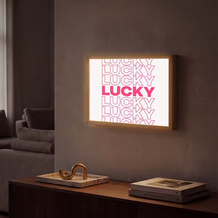 Lucky - Roze - Patroon Light Box met batterij (Wandlamp) middel -sfeer1